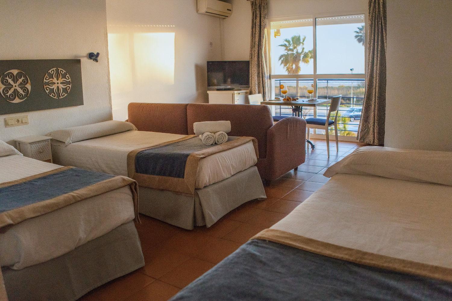 Hotel Playa Conil - Beachfront Studios & Suites Conil De La Frontera Exterior photo